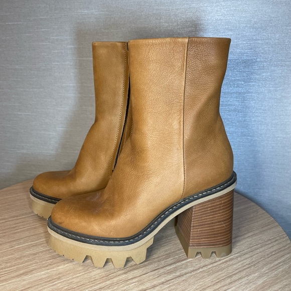 ROBBIE TAN NUBUCK – Steve Madden Y2K Booties in size 37 (6.5). - Picture 1 of 6